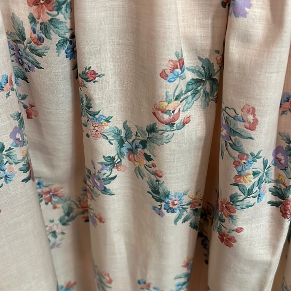 Sweater Loft 2 piece sweater and skirt set - Picture 5 of 7